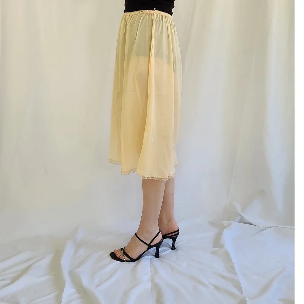 70s Nude Midi Slip‎ - Picture 2 of 5